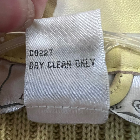 Lisa International Womens Yellow Lamb Skin Knit Vest Size M Collared Sleeveless - Picture 4 of 6